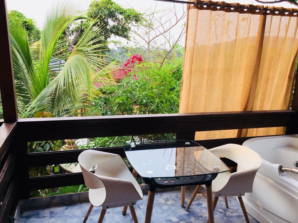 קלנגוטה Rock Forest Goa Honeymoon Cottages מראה חיצוני תמונה