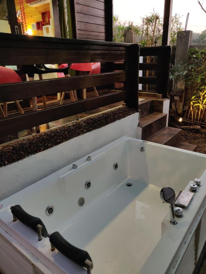 קלנגוטה Rock Forest Goa Honeymoon Cottages מראה חיצוני תמונה