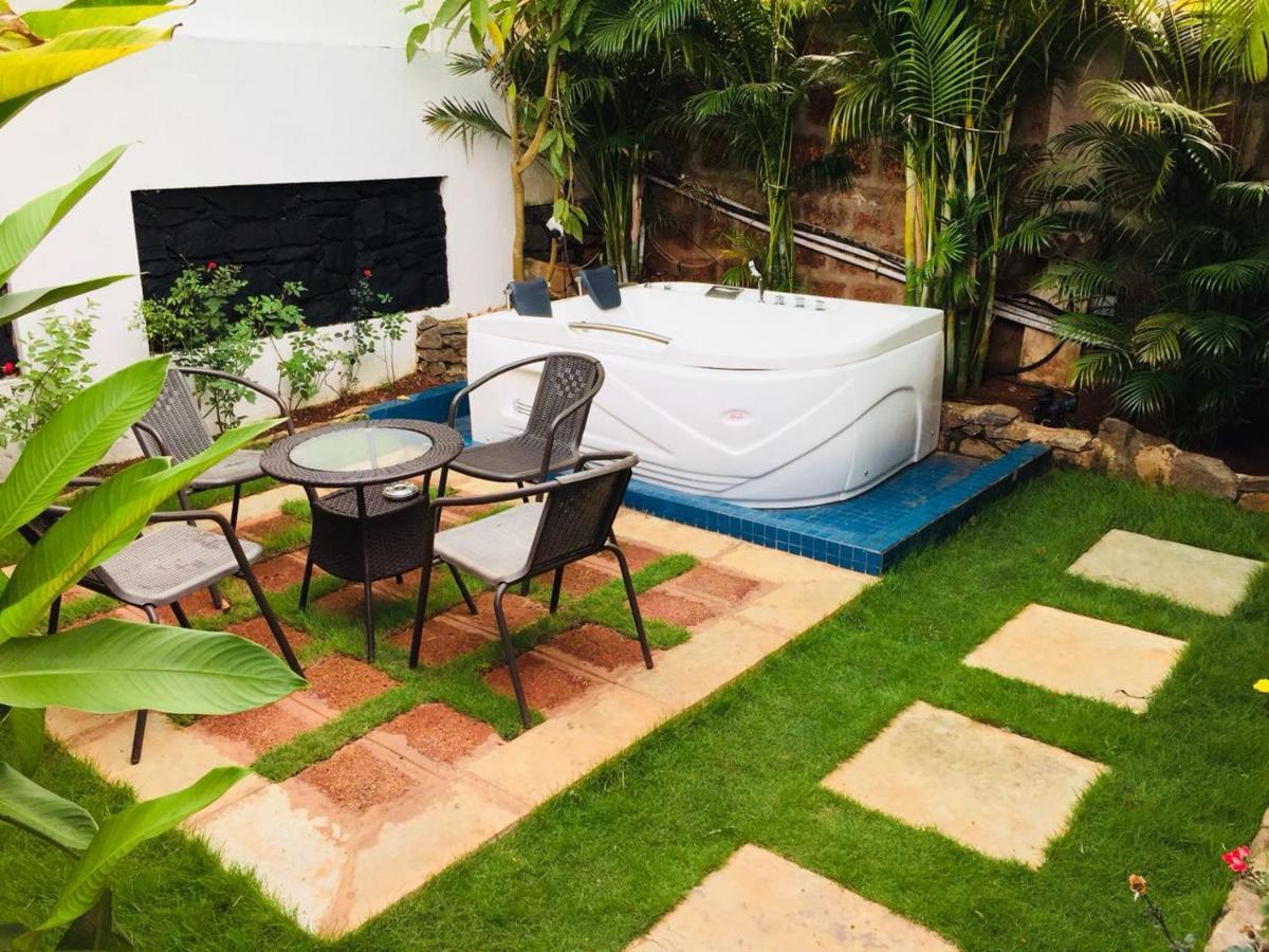 קלנגוטה Rock Forest Goa Honeymoon Cottages מראה חיצוני תמונה