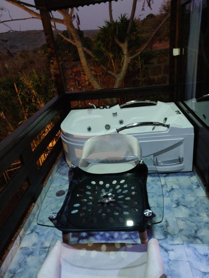 קלנגוטה Rock Forest Goa Honeymoon Cottages מראה חיצוני תמונה